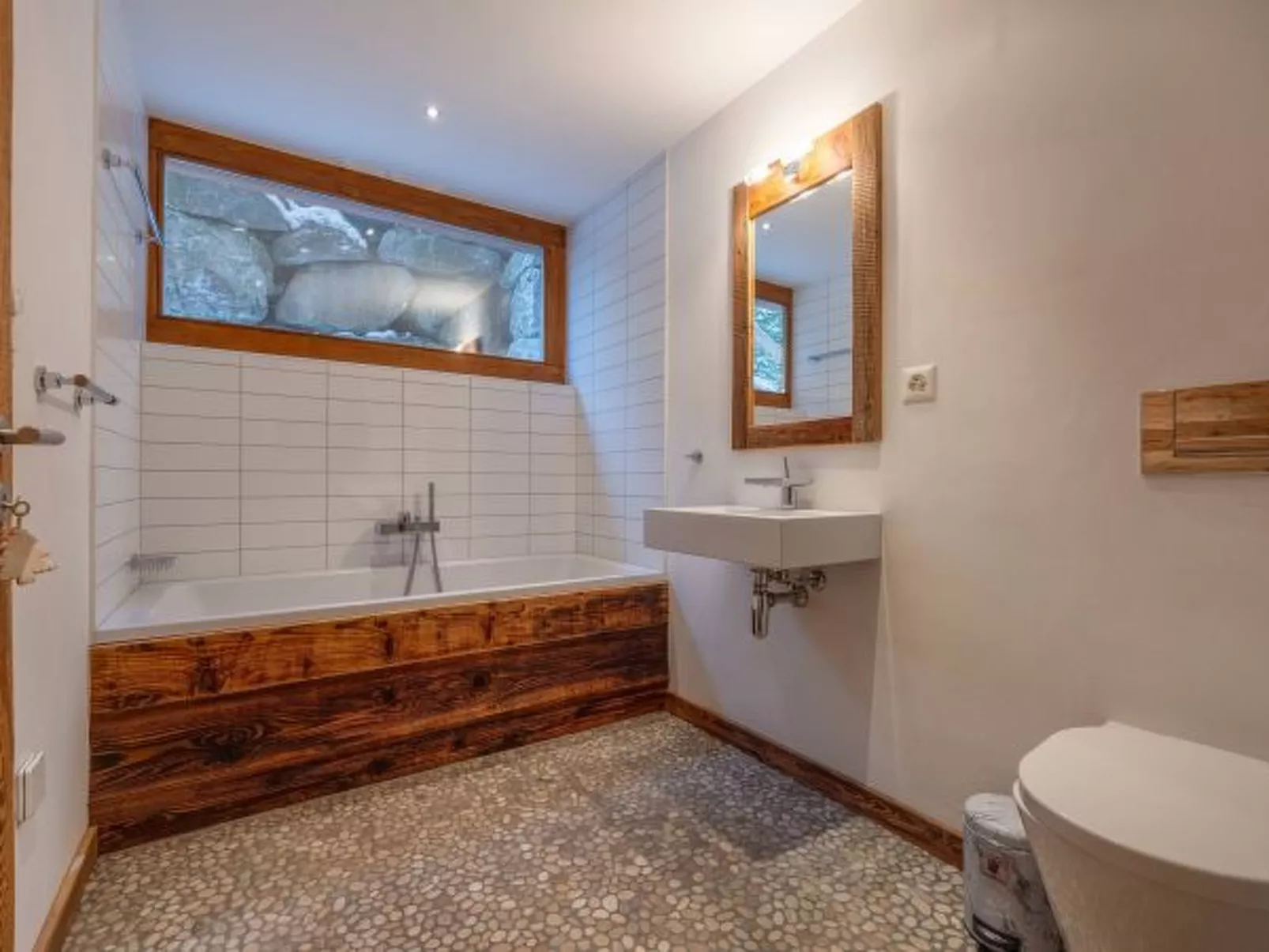 Above the Clouds - spacious chalet with great view - Drinnen