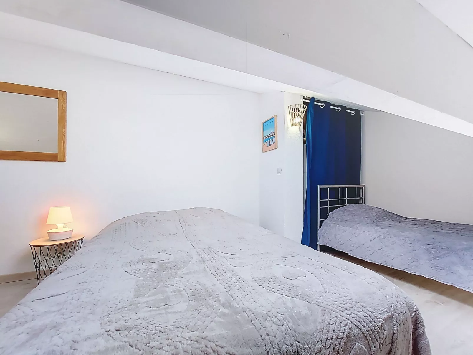 Les Soleils Rouges - Inside