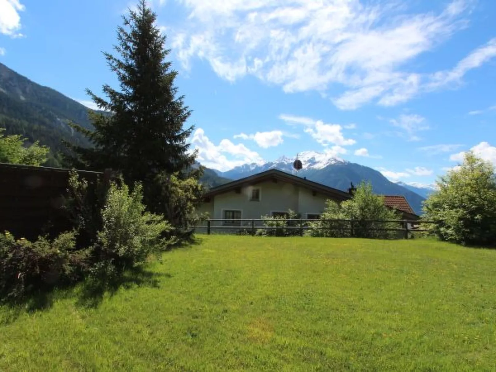 Arnika Family Accommodation in Lantsch-Lenz – For 5 People - Dehors