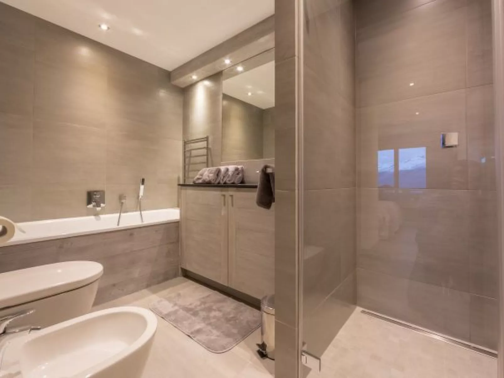 La Forêt 2 - Spa access - Drinnen