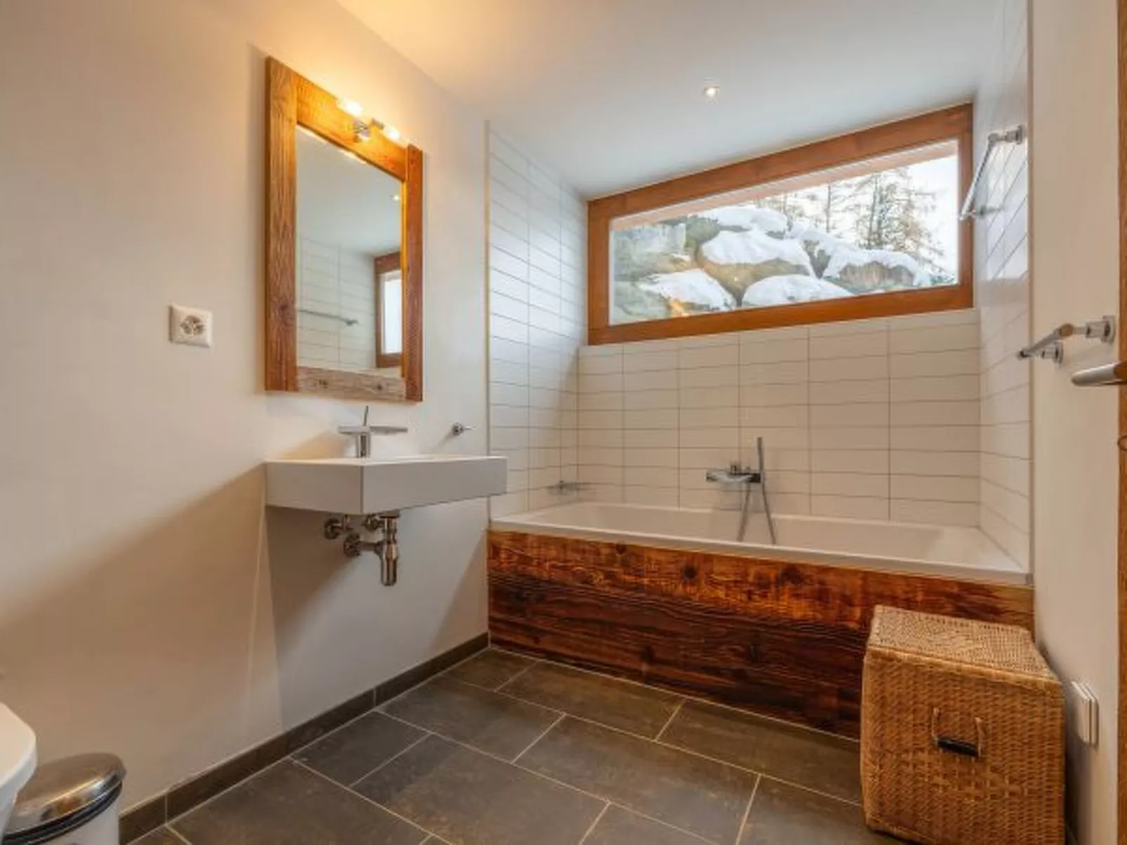 Above the Clouds - spacious chalet with great view - Drinnen