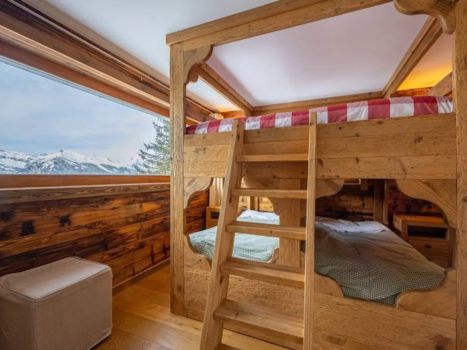 Above the Clouds - spacious chalet with great view - Drinnen