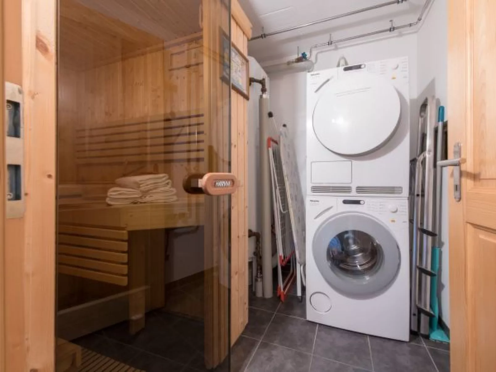 Racers Retreat 5 - Dedans