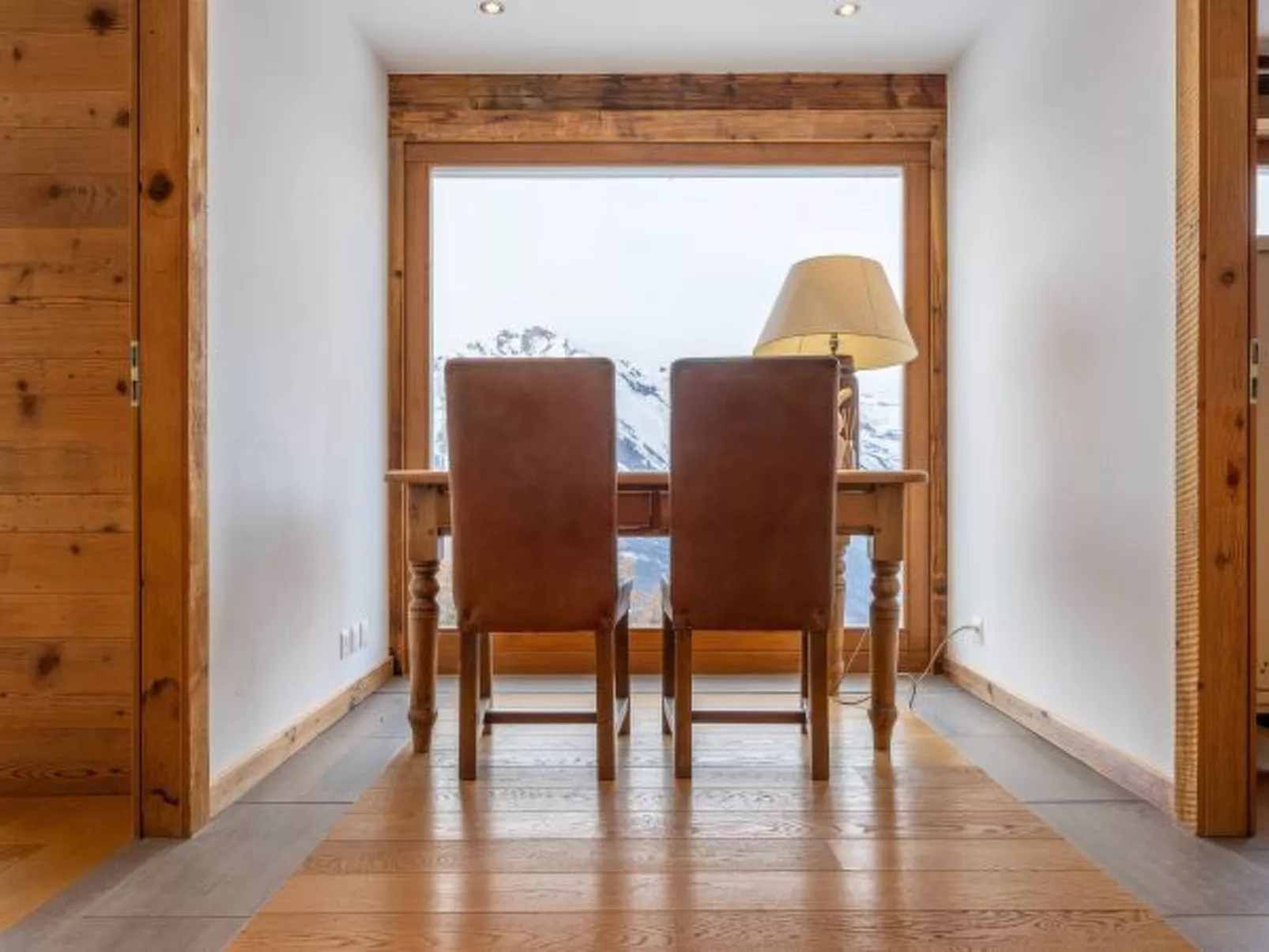 Above the Clouds - spacious chalet with great view - Drinnen