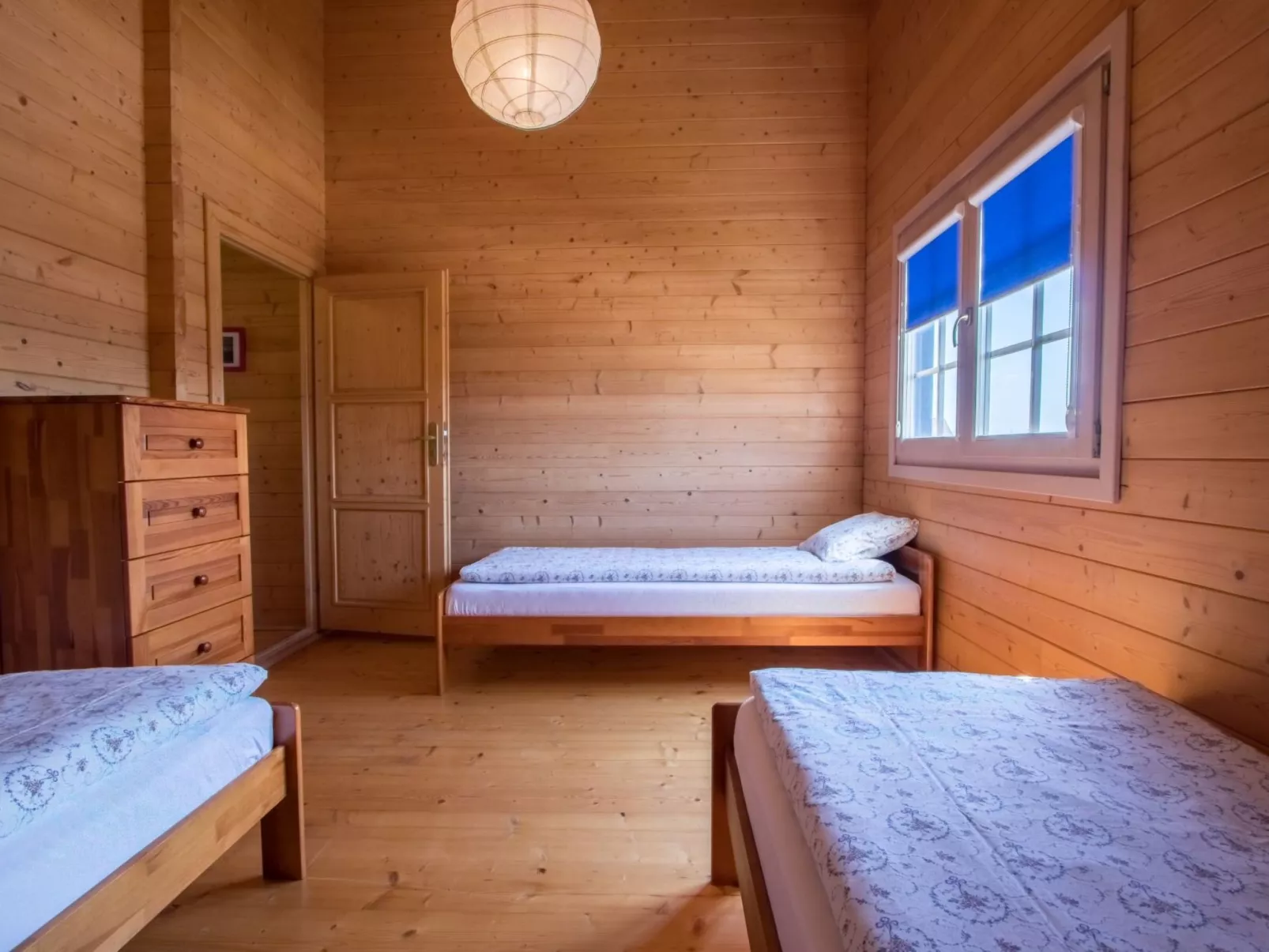 "Ferienwohnung" mitten im Grünen - Drinnen