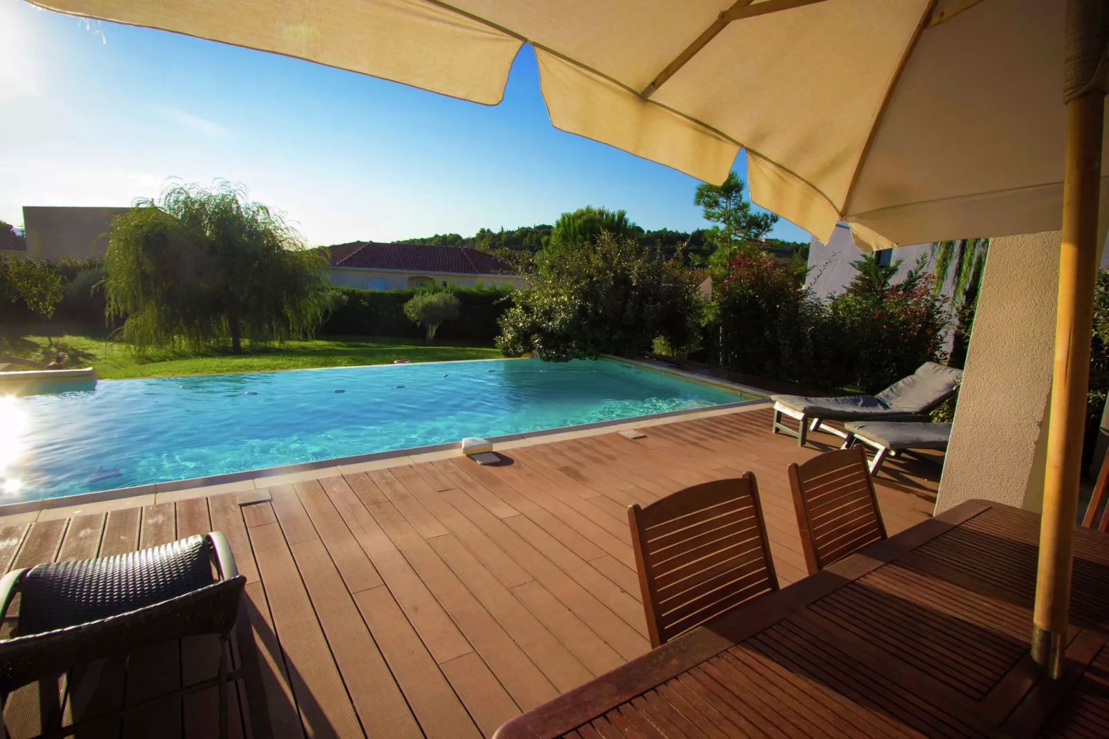 Belle villa avec piscine privée - NARBONNE-Aussicht Sommer