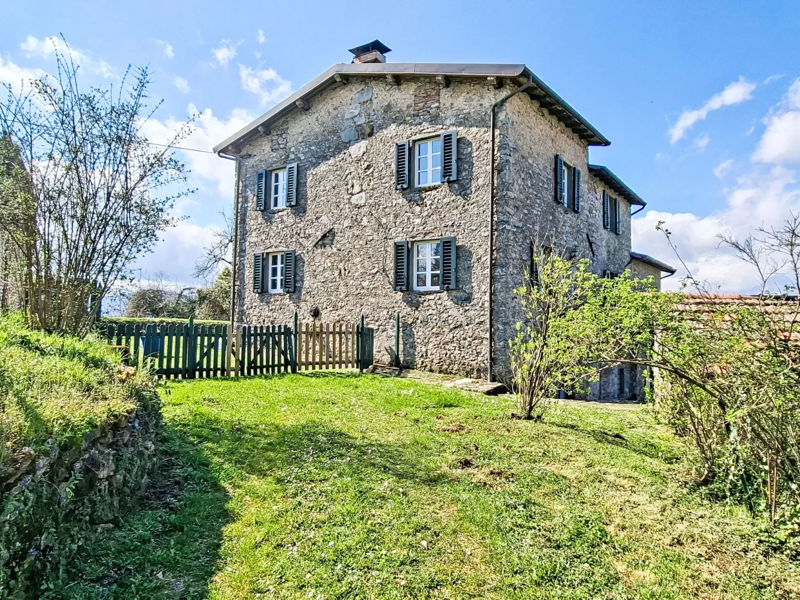 Il Colle di Tiglio - Outside