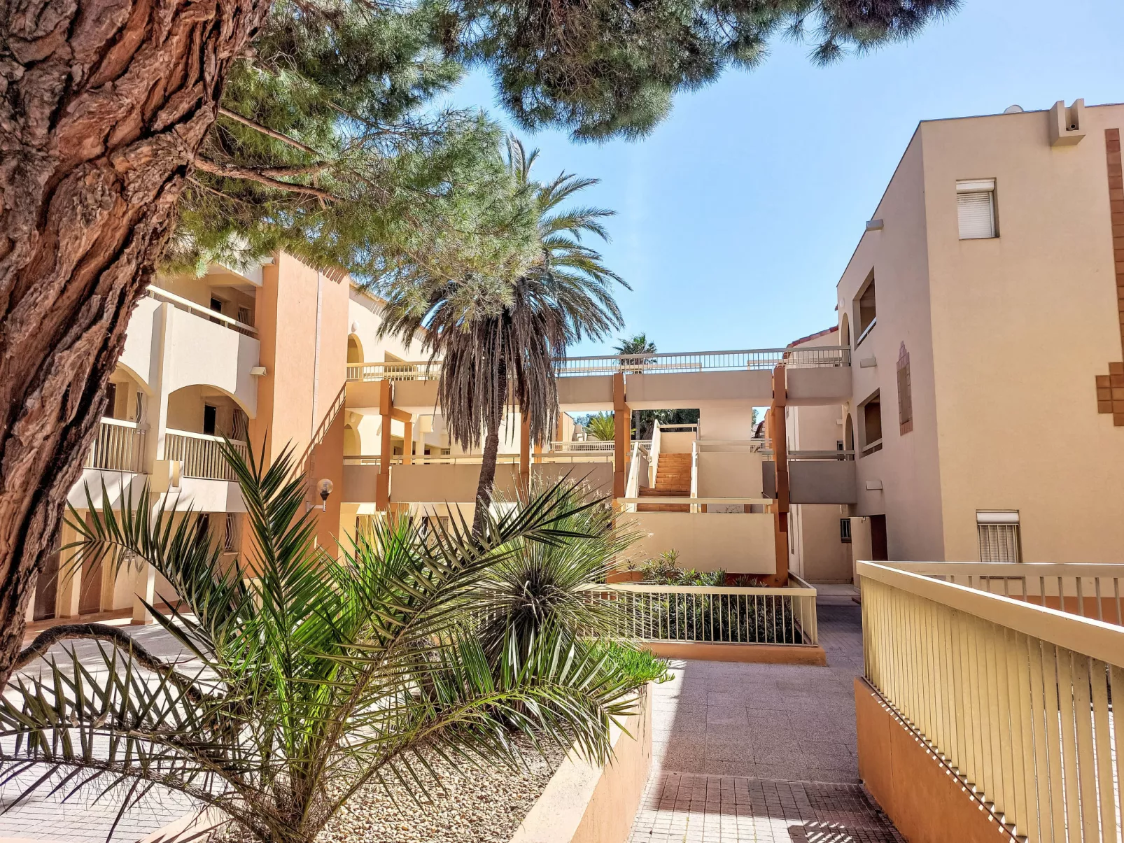 Les Marines d'Aryana - Draußen