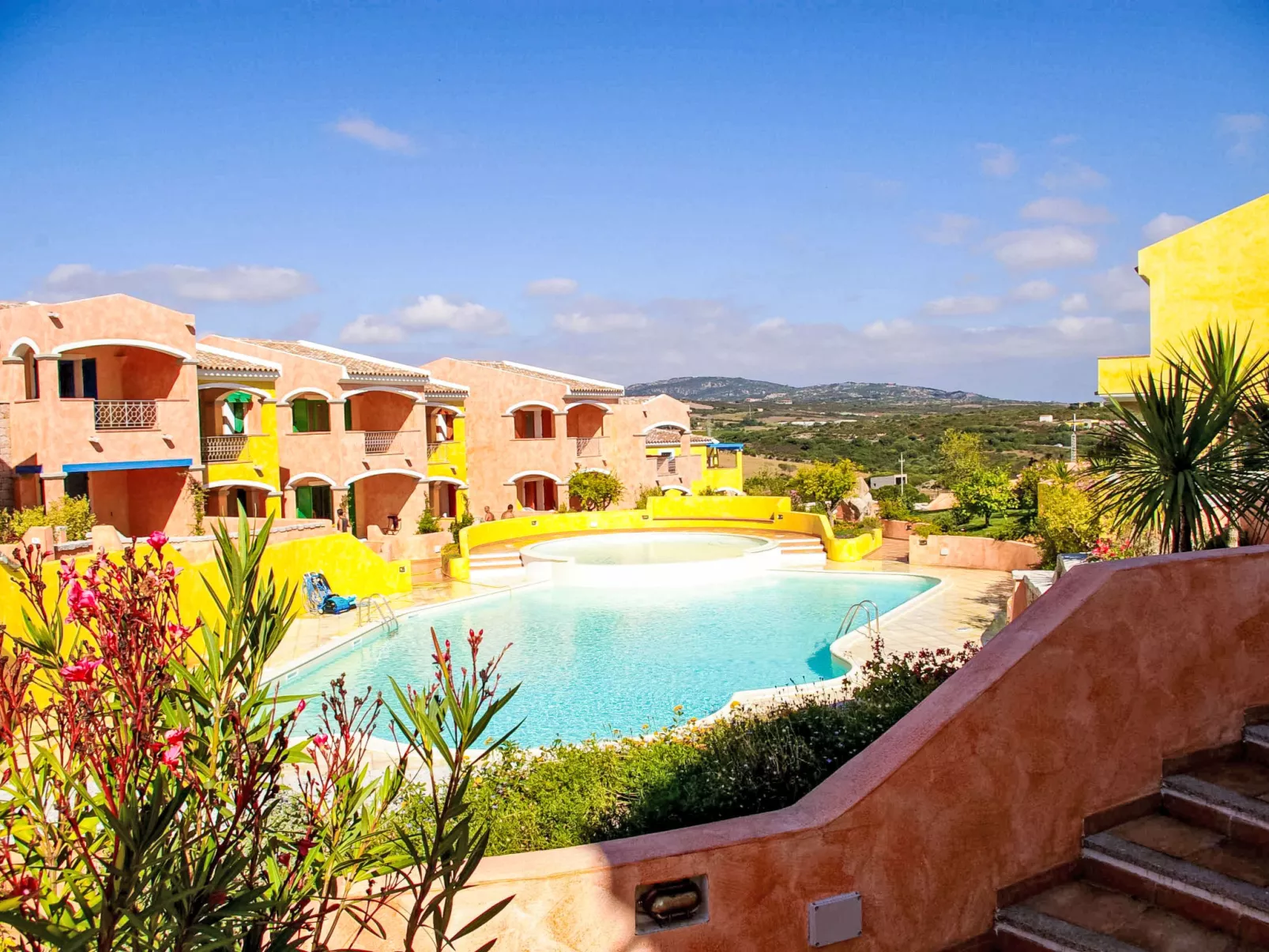 Schöne Wohnung mit Blick auf den Pool