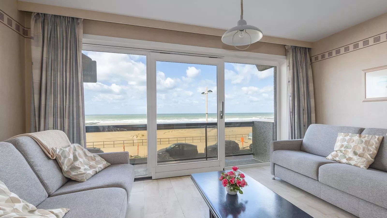 Espace II - 0102 + box 2 (Magnum)