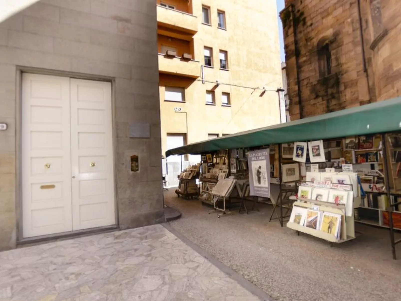 Sui Tetti Di Lucca