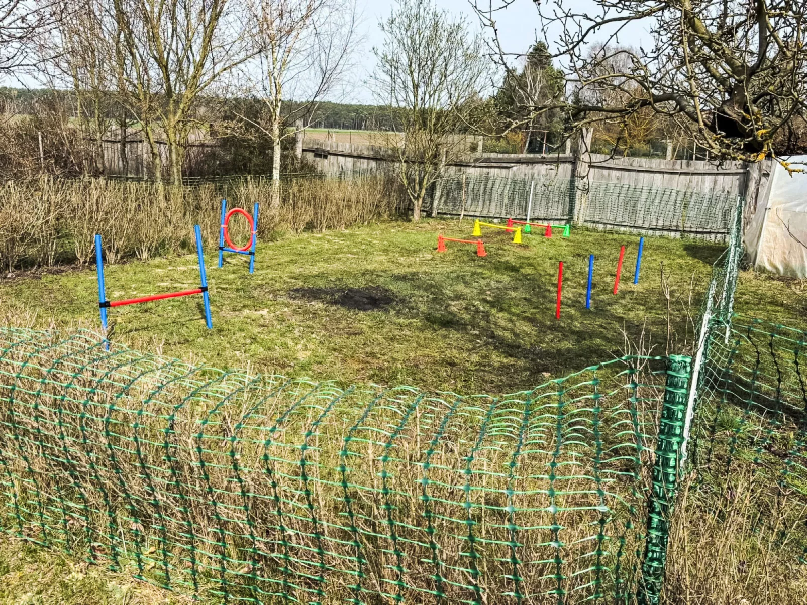 Mit großem Garten - Outside