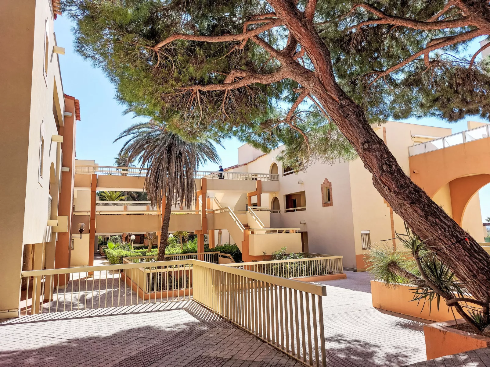 Les Marines d'Aryana - Draußen