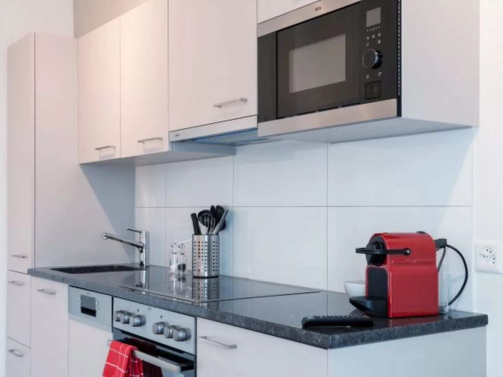 ZH Jaguar I - Altstetten HITrental Apartment