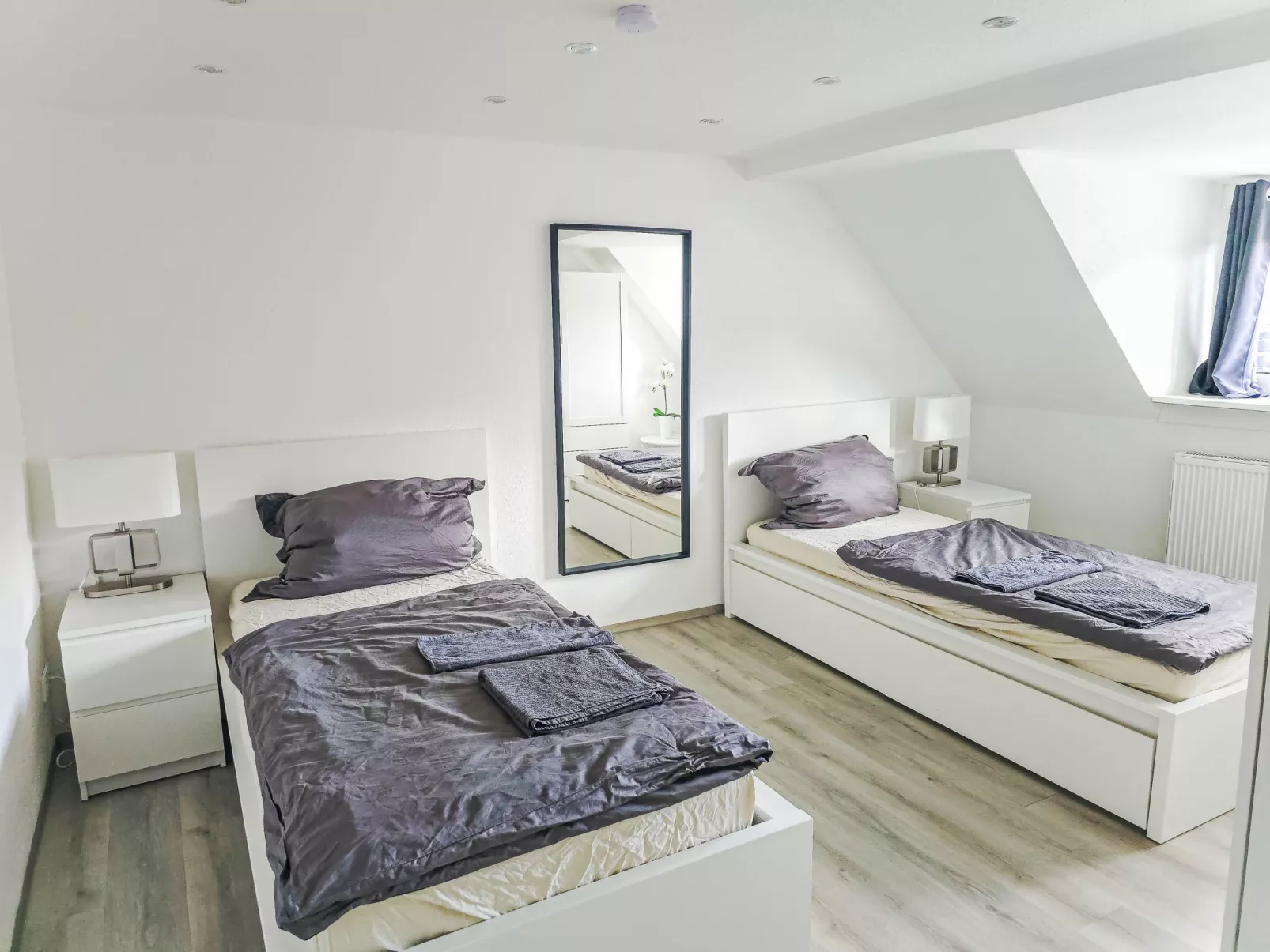 Breite Straße - Drinnen