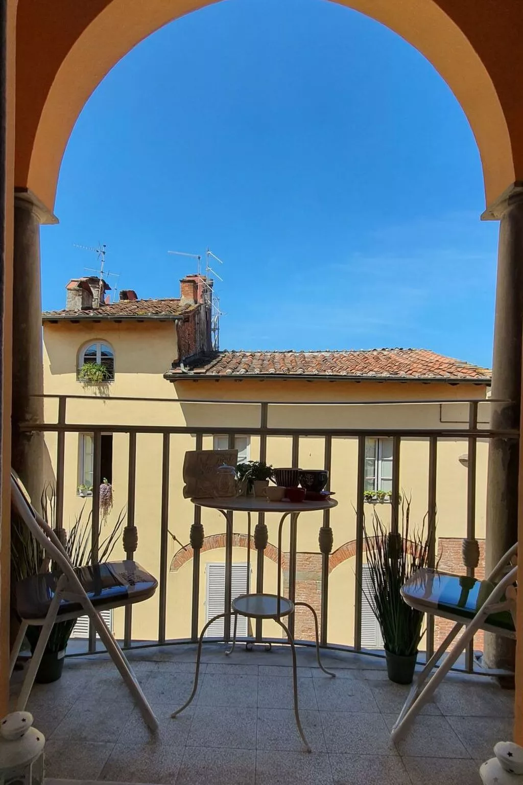 Sui Tetti Di Lucca - Draußen