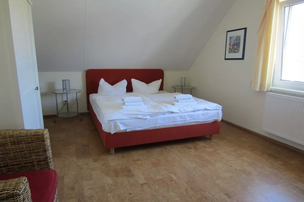 222024 - Bedroom