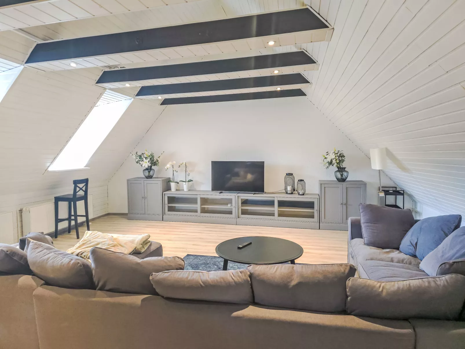 Breite Straße - Drinnen