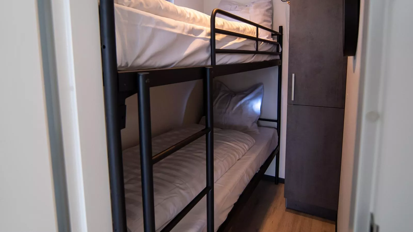 Floating in Limburg - rooftop hottub - Chambre