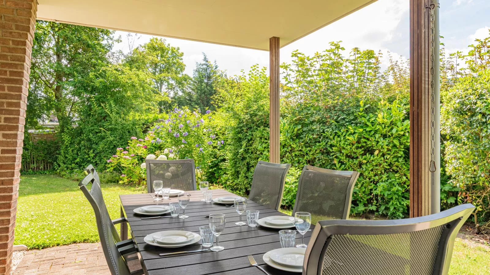 Duinvink - Gardens in summer