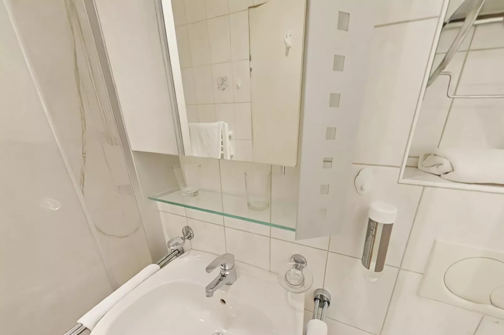 Typ A Standard - Studio Bernhard L95 - Bathroom