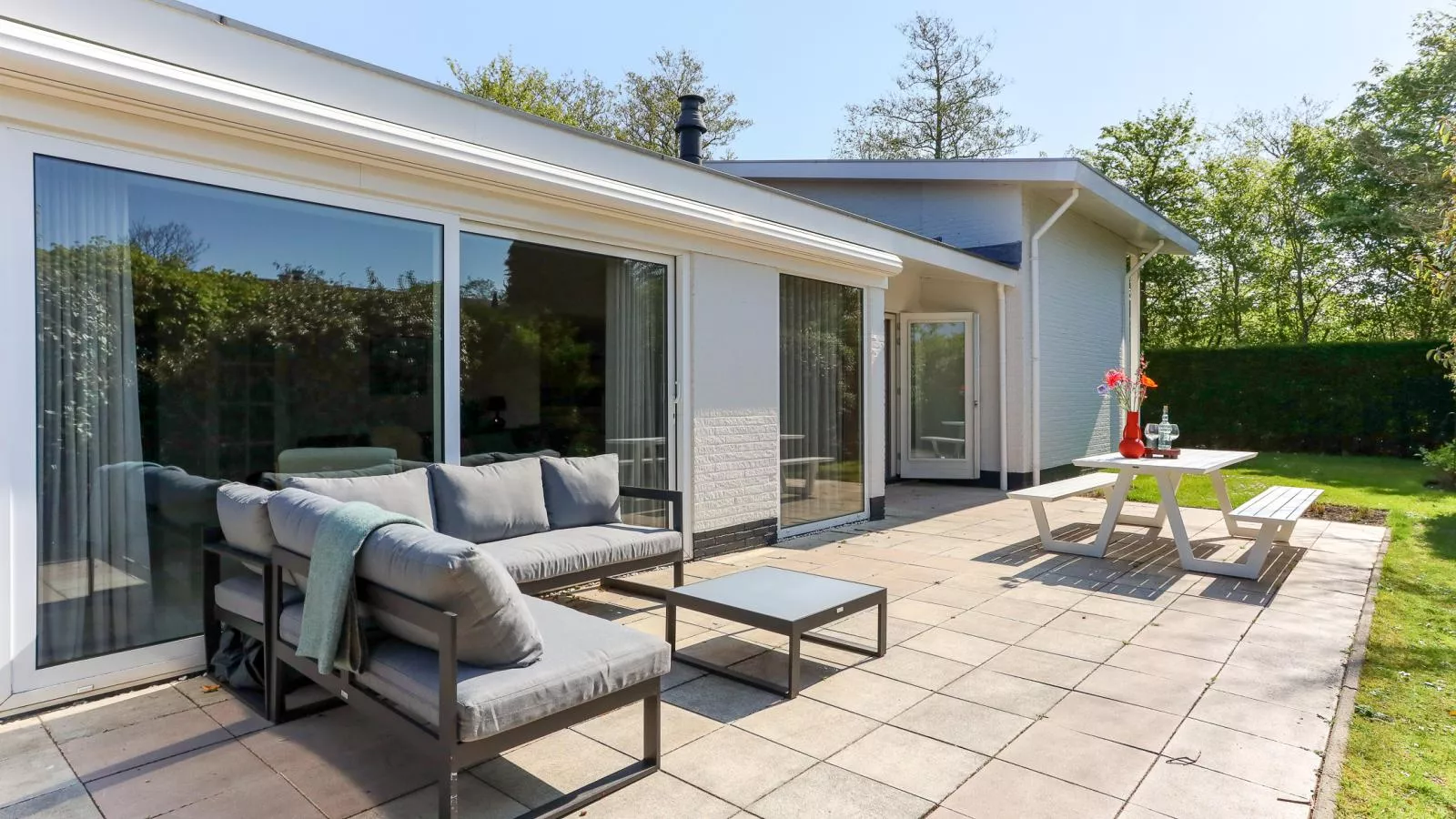 Zilte Iep - Gardens in summer