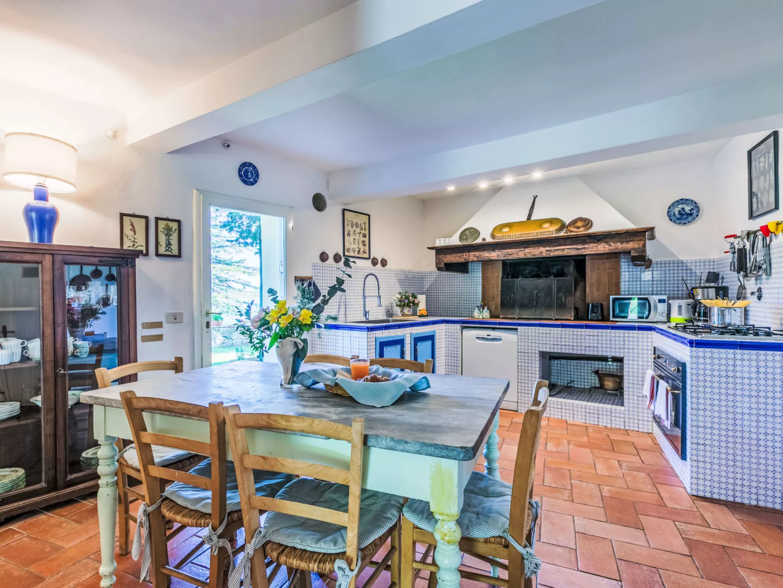 Borgo Castagnoli - Drinnen