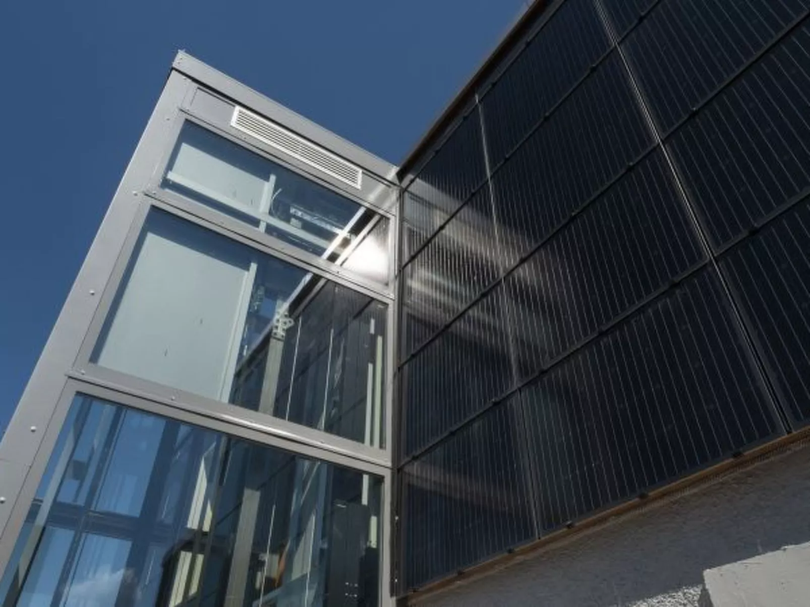 ZH Jaguar I - Altstetten HITrental Apartment - Outside