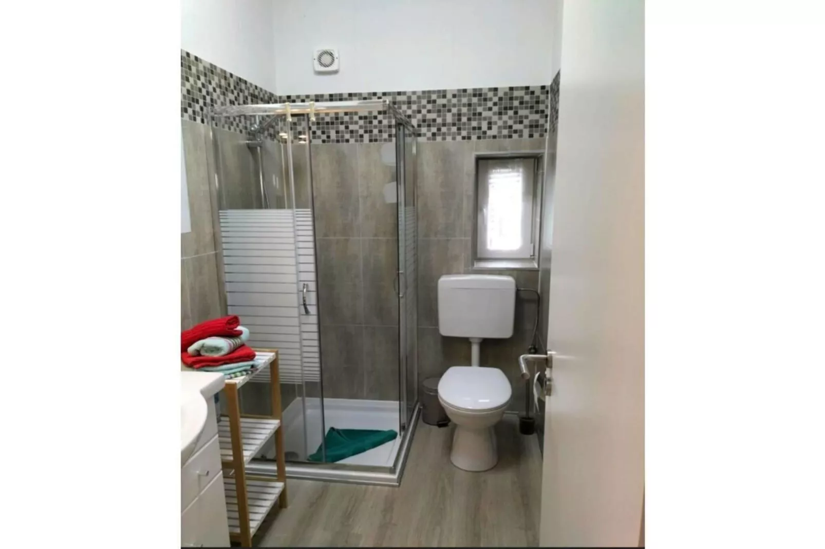 456395 - Bathroom
