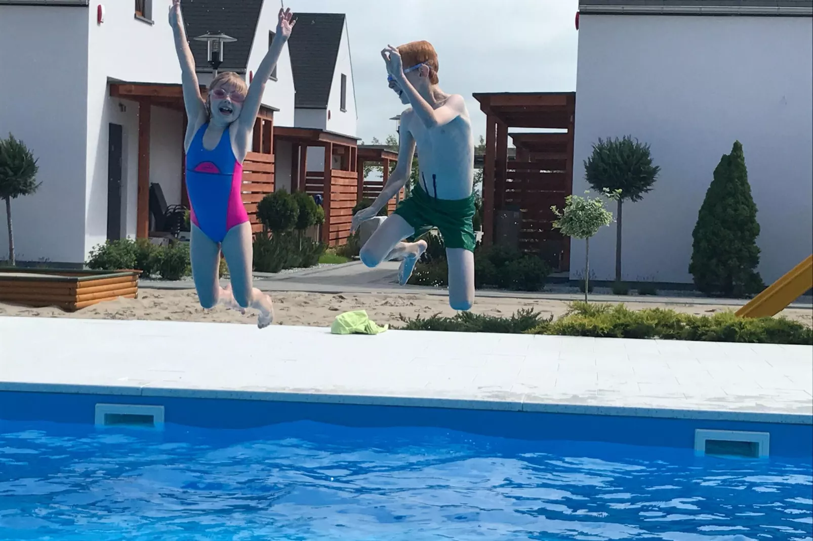 Domy z basenem Rogowo dla 8 osób-Exterior summer