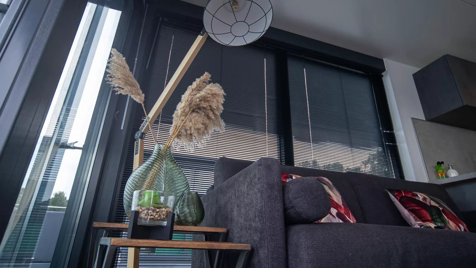 Floating in Limburg - rooftop hottub - Salon