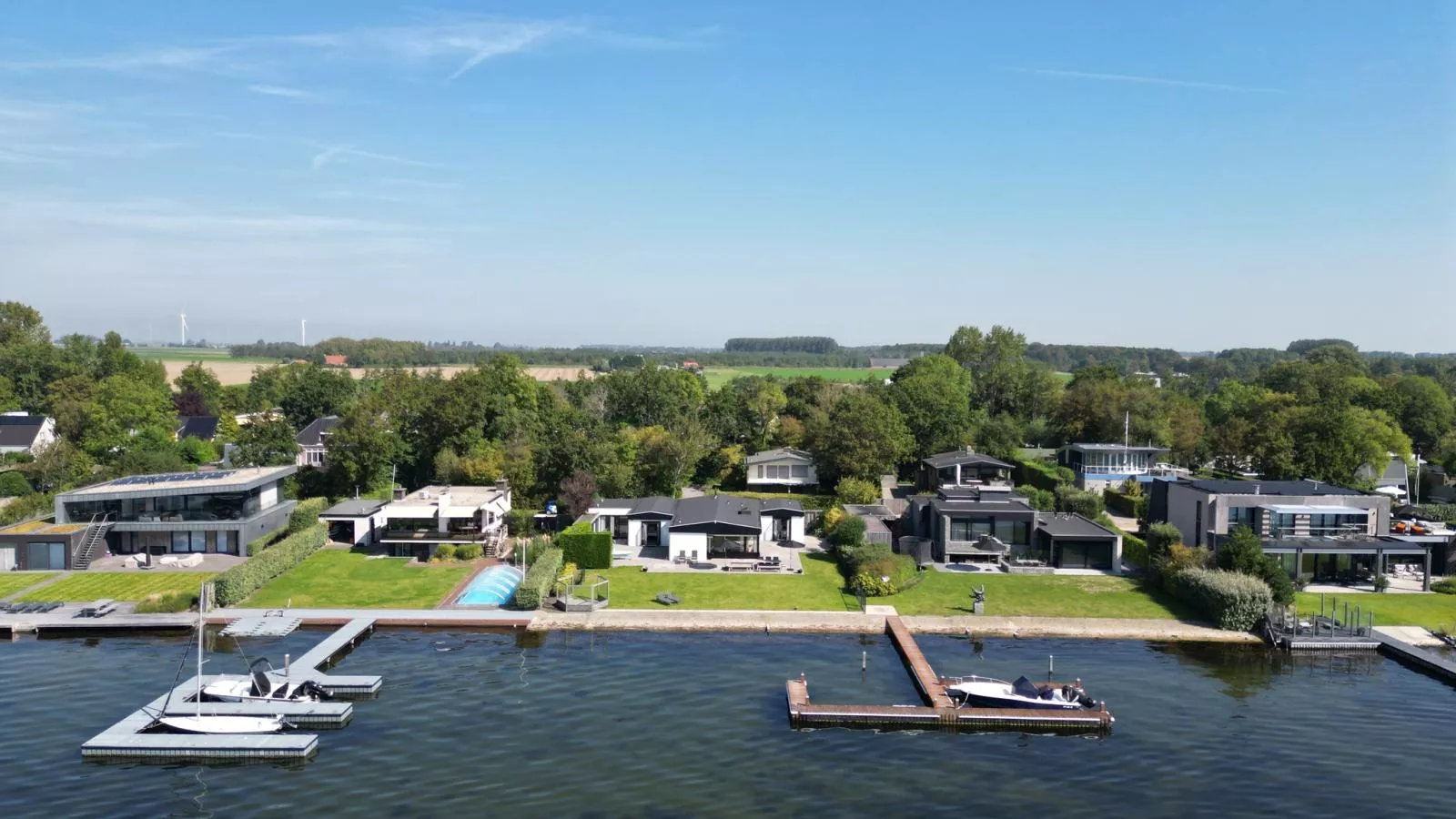 Reiger aan het Meer - Außenbereich Sommer