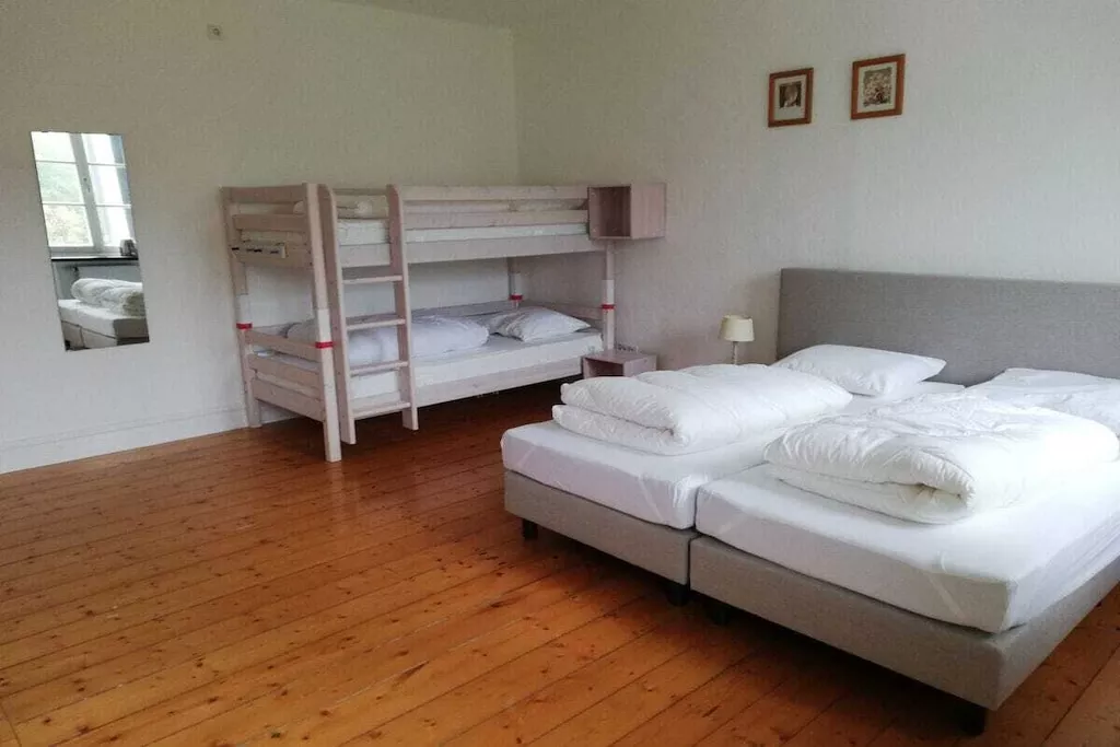 313634 - Bedroom