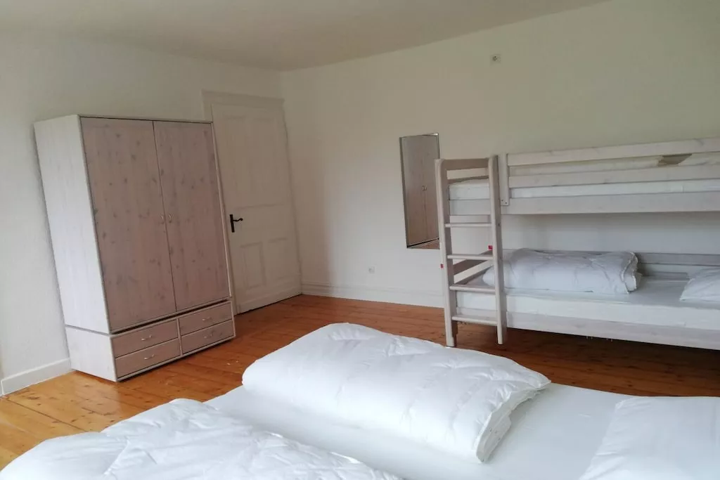 313634 - Bedroom