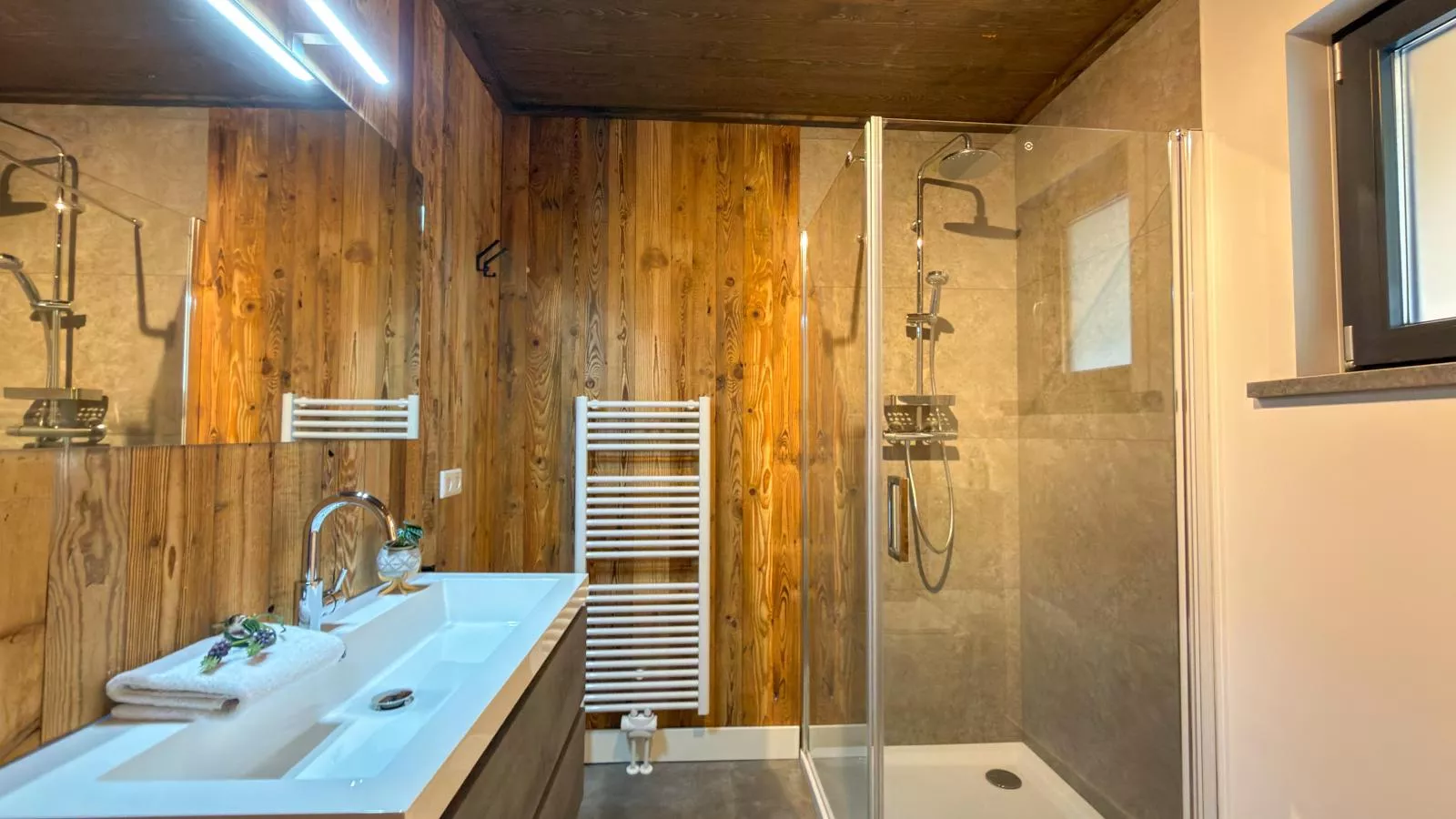 Seesicht Afritz am See - Badezimmer