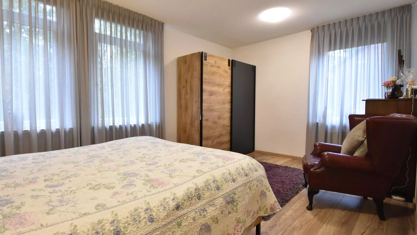 Diamond-Bedroom