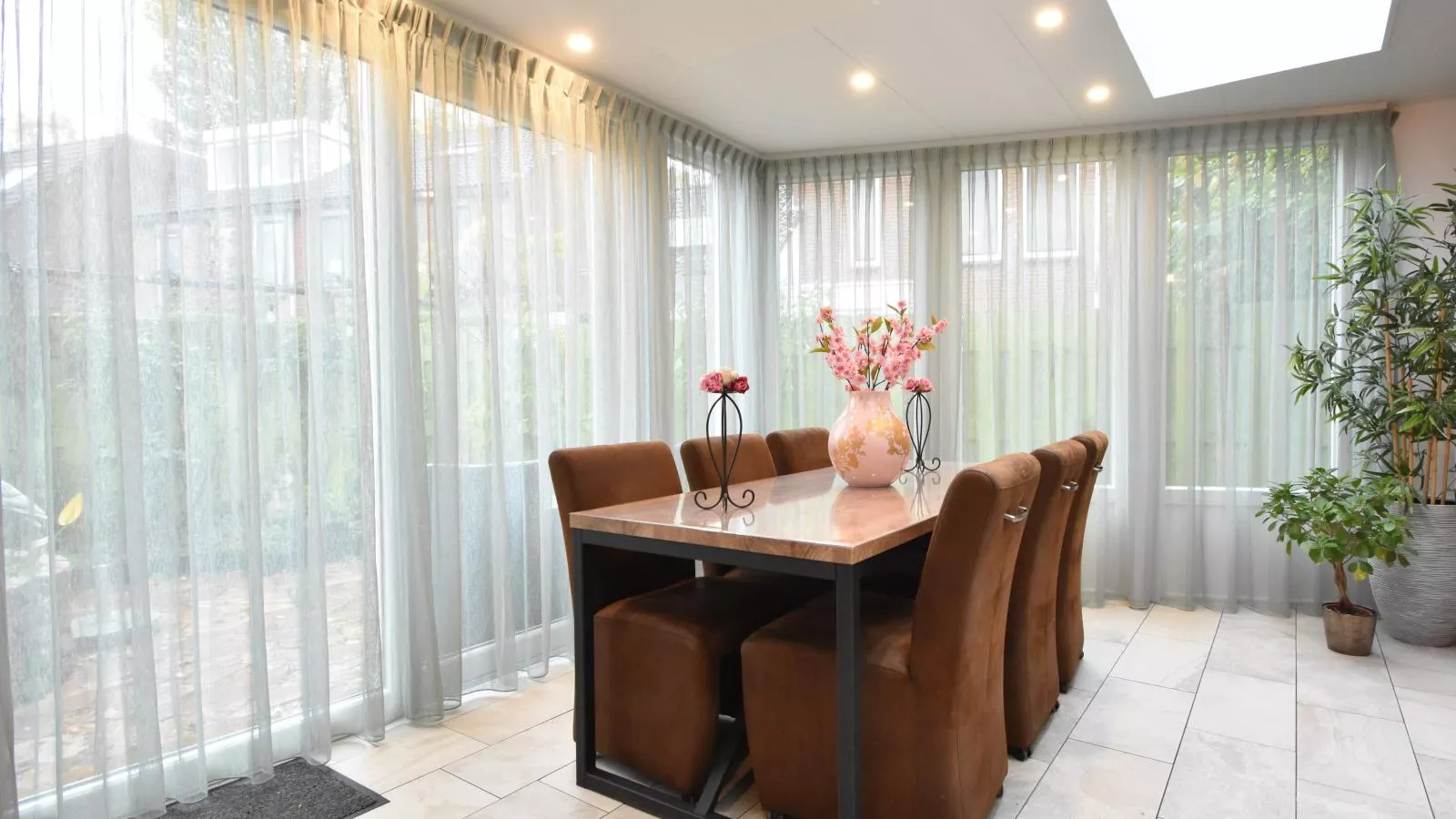Diamond-Dining room