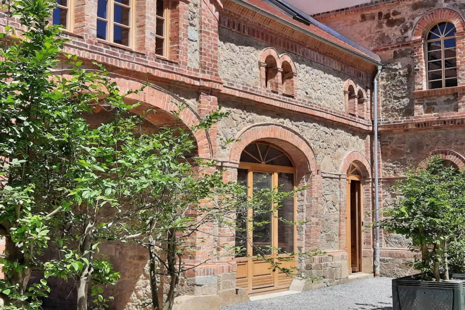 212 Appartement - Exterior in summer