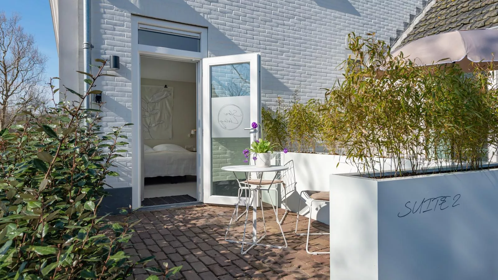 Duinsuite - Gardens in summer