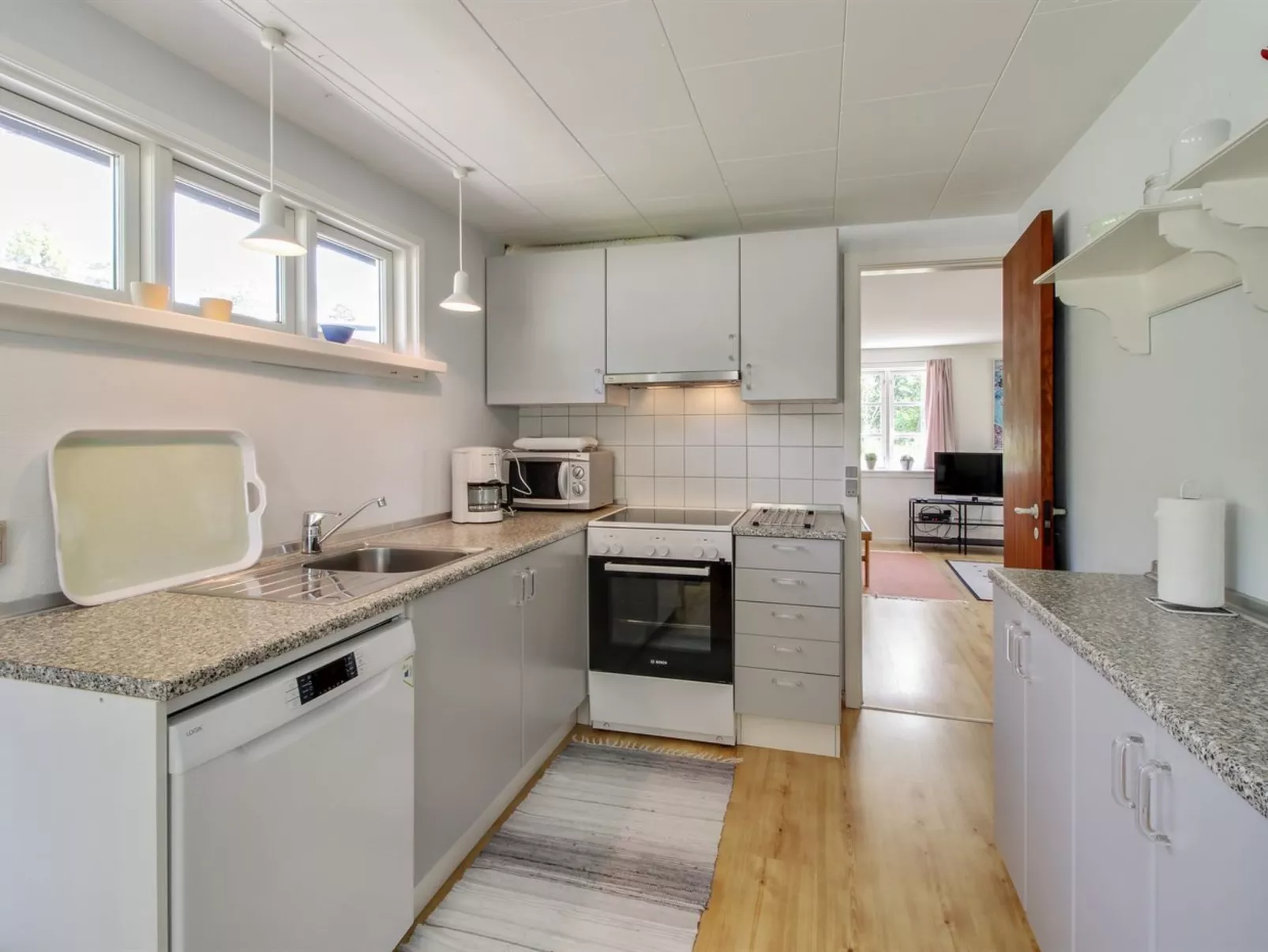 "Ingalise" - 500m from the sea - Inside