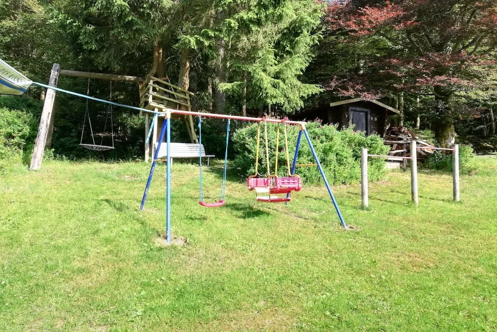 313634 - Gardens in summer
