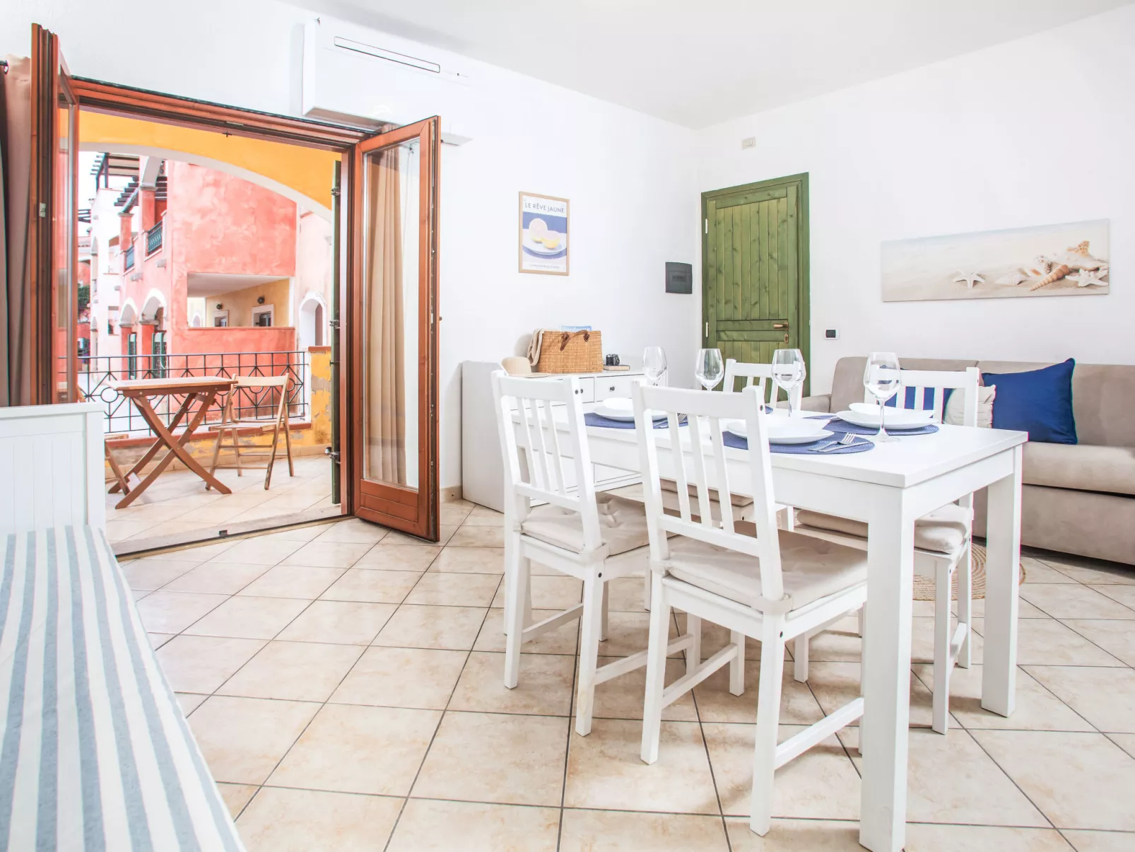 Delizioso Nausicae con piscina - Dedans