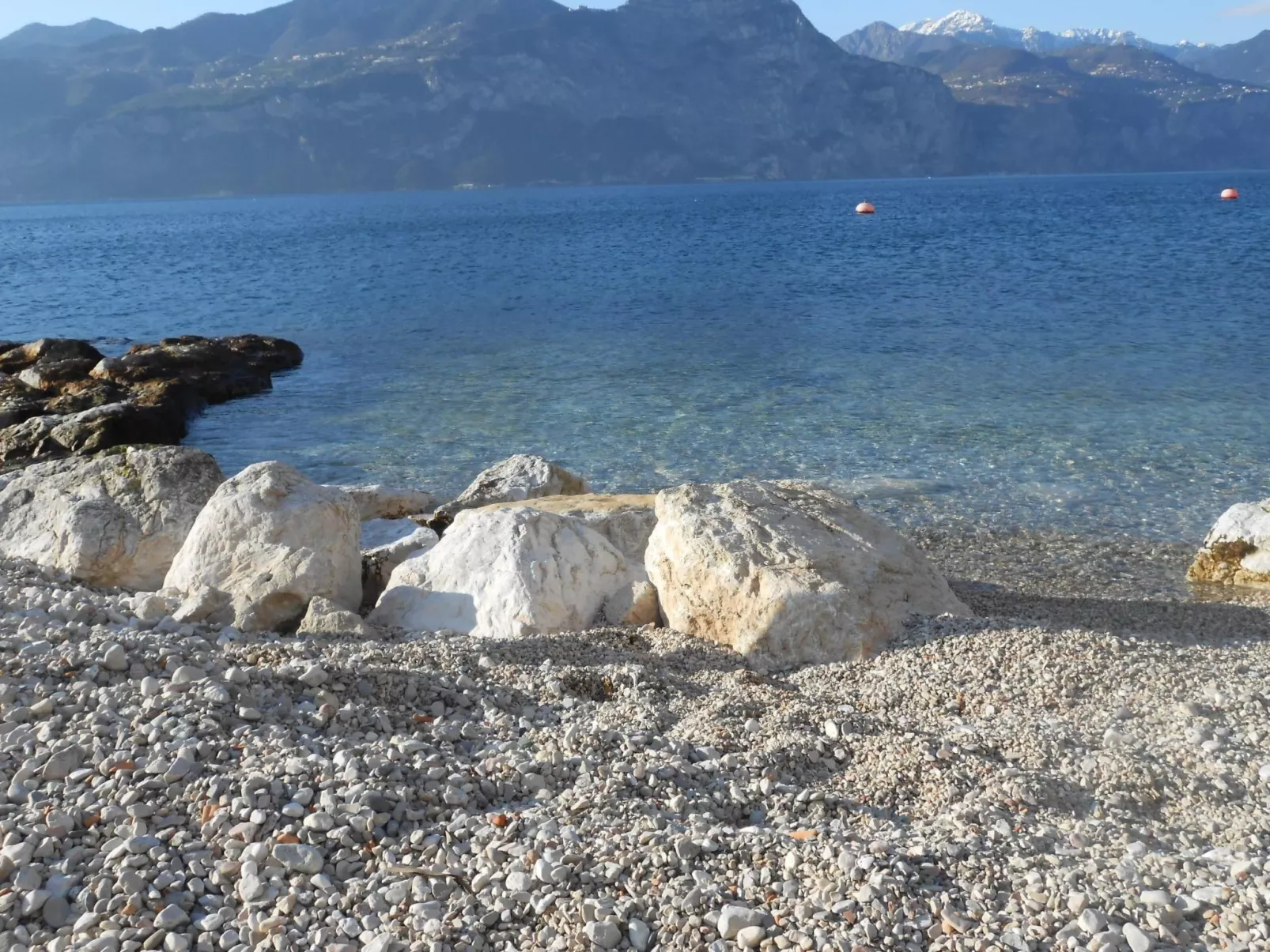 Gelbe Wohnung 65qm mit Garten und Seeblick - Image-tags.info