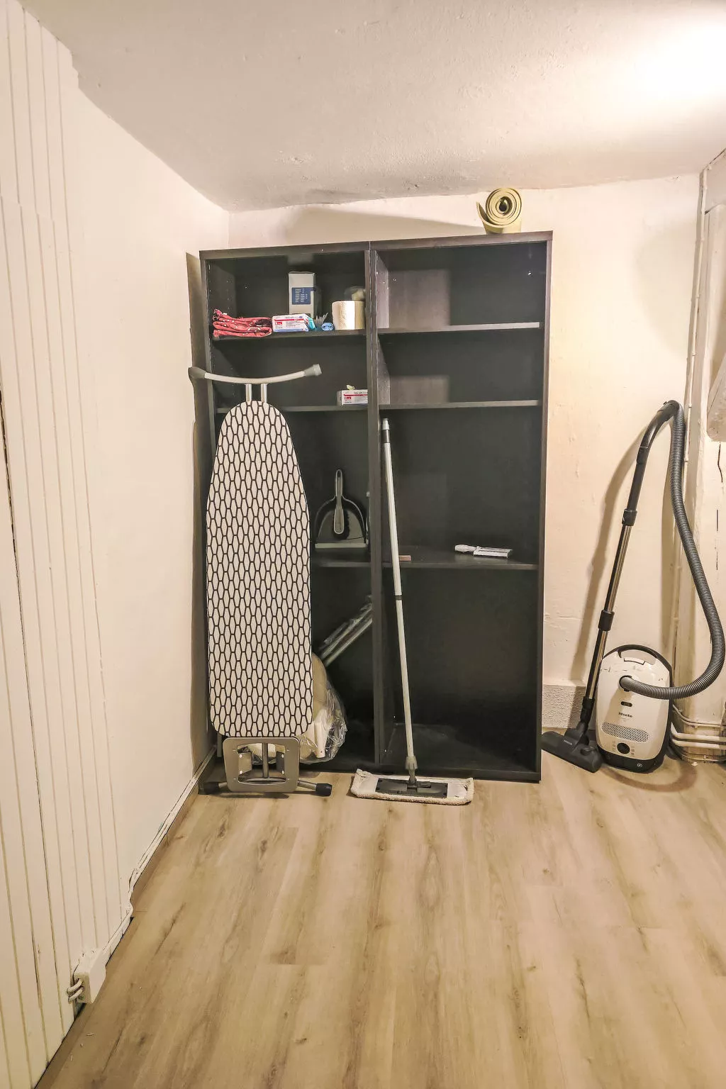 Breite Straße - Drinnen