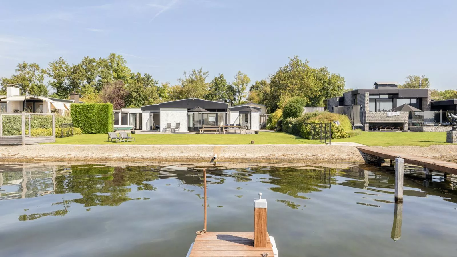 Reiger aan het Meer - Außenbereich Sommer