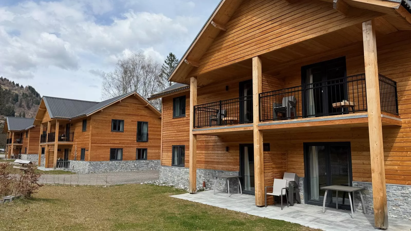 Seesicht Afritz am See - Außenbereich Sommer