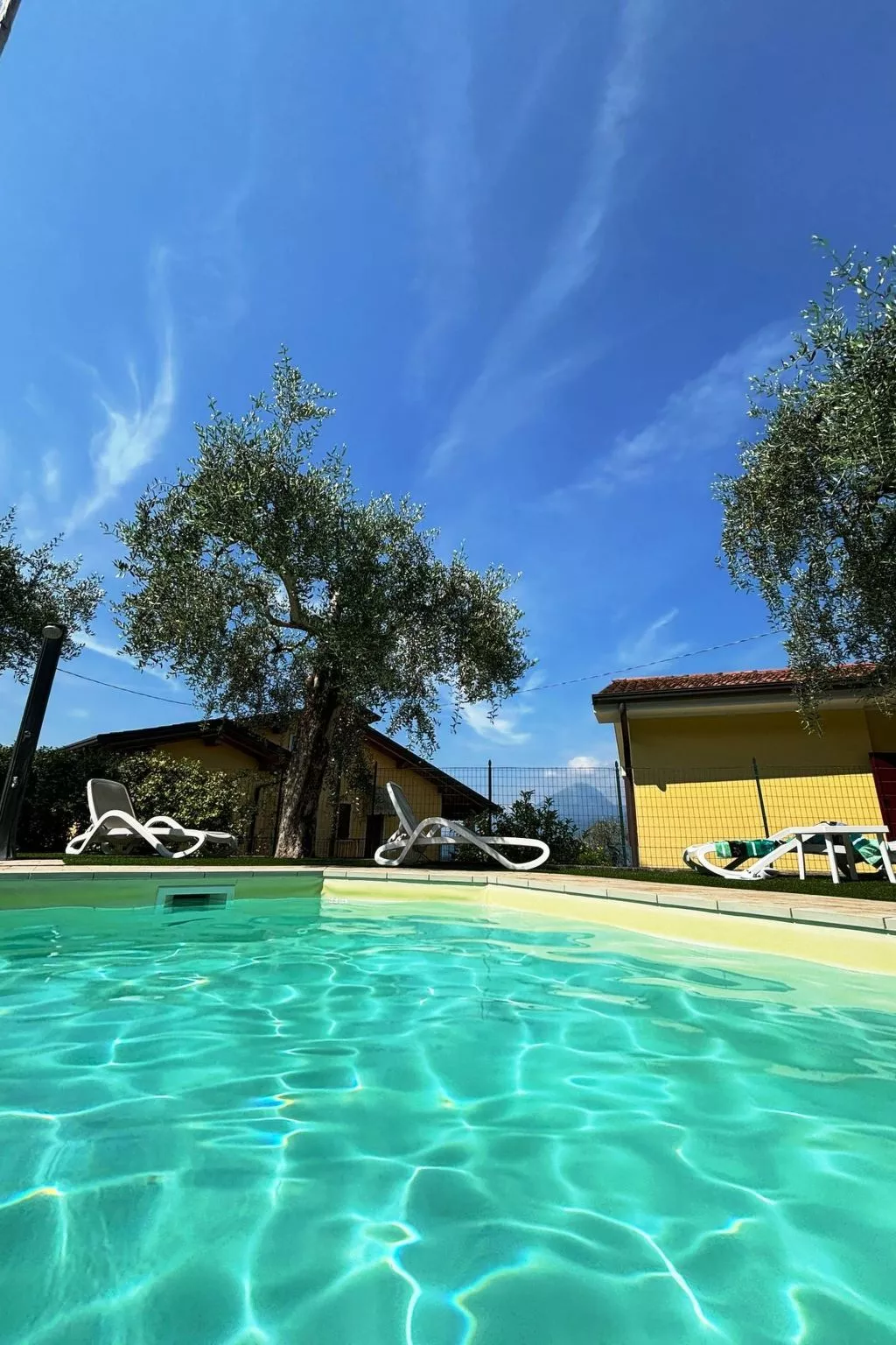 Gelbe Wohnung 65qm mit Garten und Seeblick - Image-tags.info