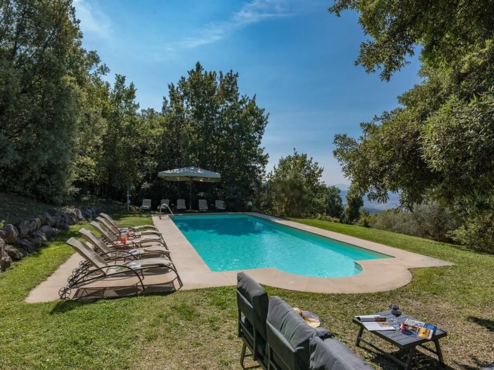 Villa Linchiano - Inside