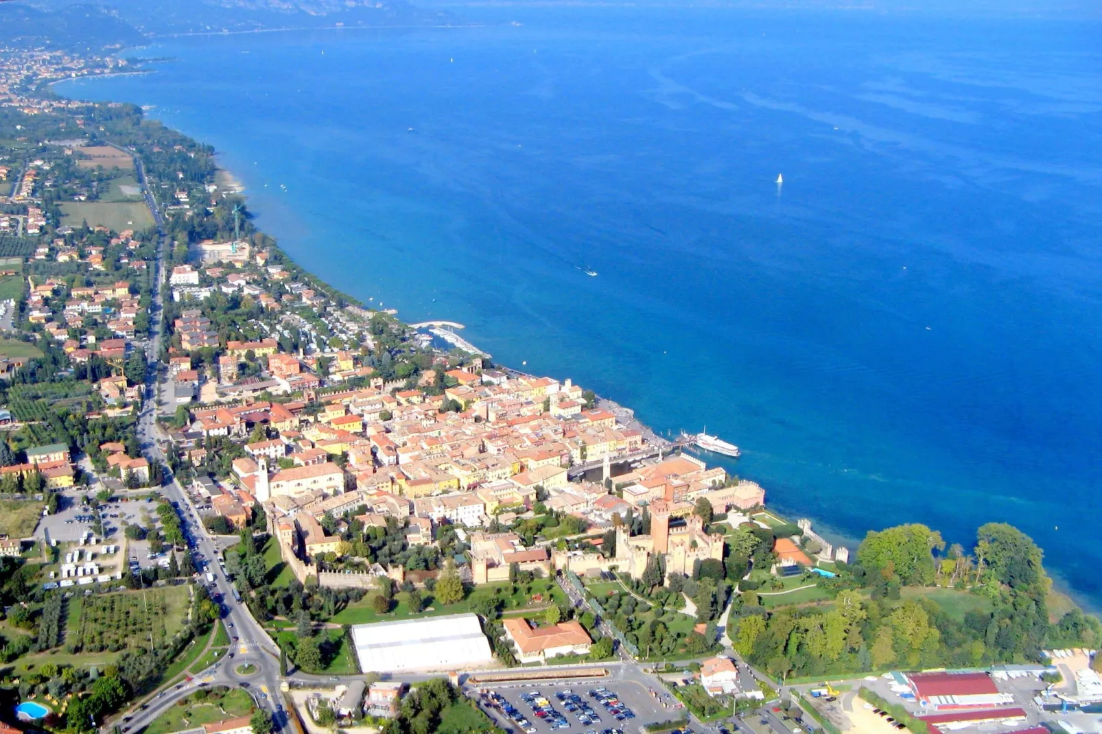 Sole del Garda II-8 - Areas within 20km in summer
