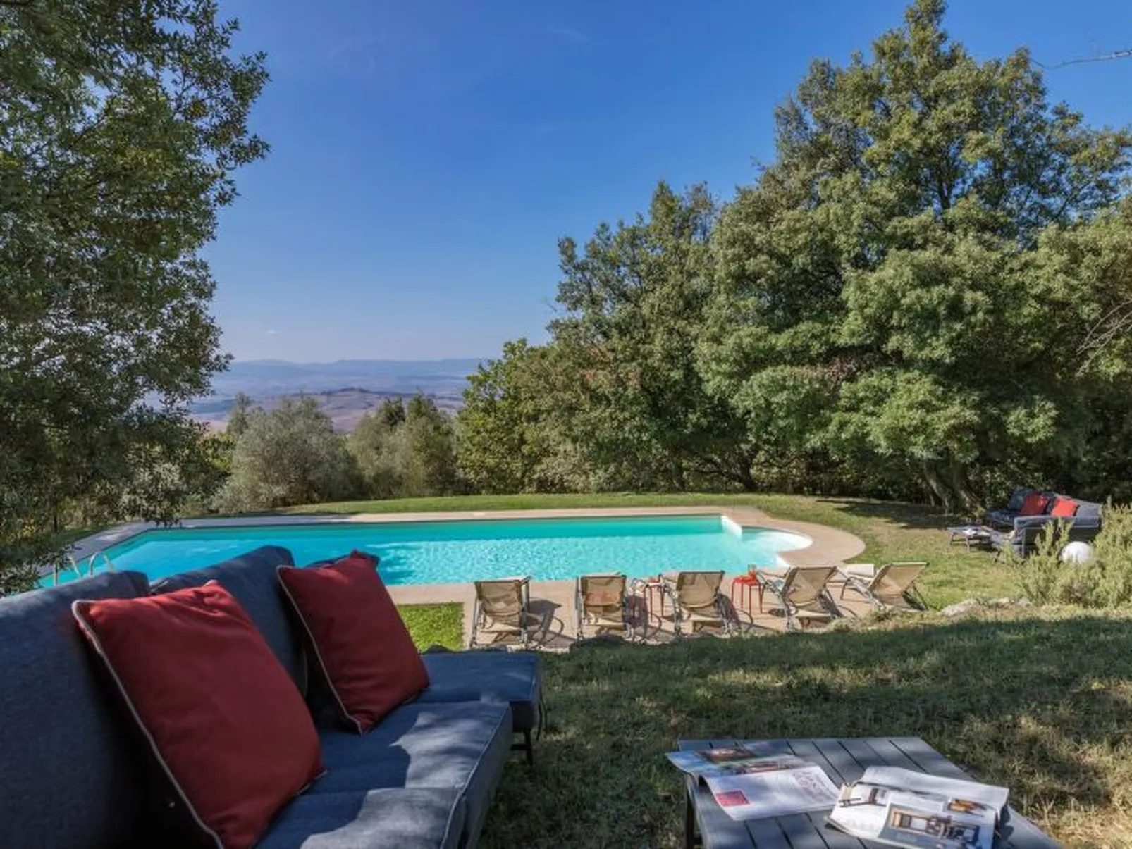 Villa Linchiano - Inside